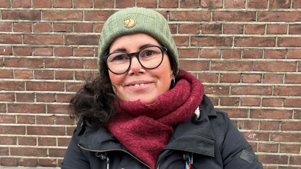 Alineke in portret buiten